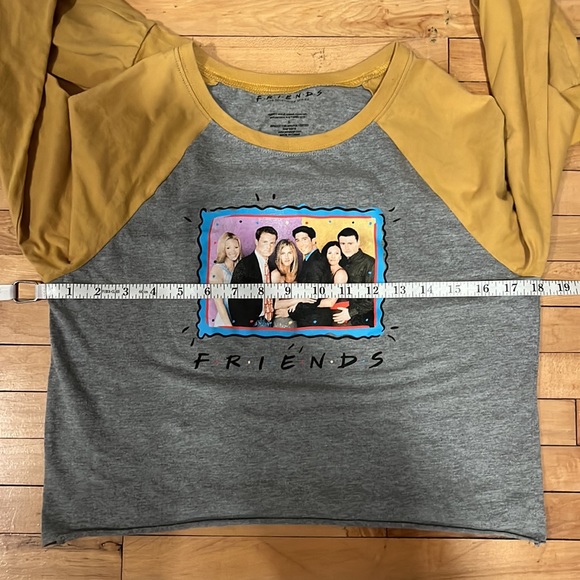 FRIENDS Top - Picture 6 of 10